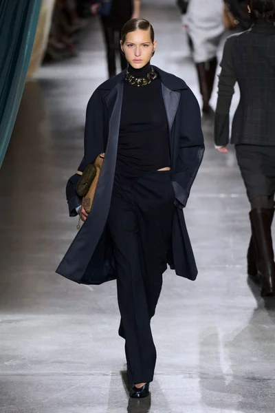 Look 12